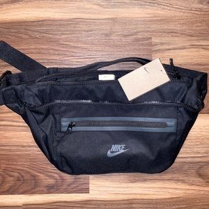 Nike Fanny Pack 🖤